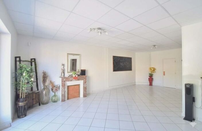 LOCAL PROFESSIONNEL ET APPARTEMENT INDEPENDANT : DONNEZ VIE A VOS PROJETS - REVIGNY SUR ORNAIN — photo 2