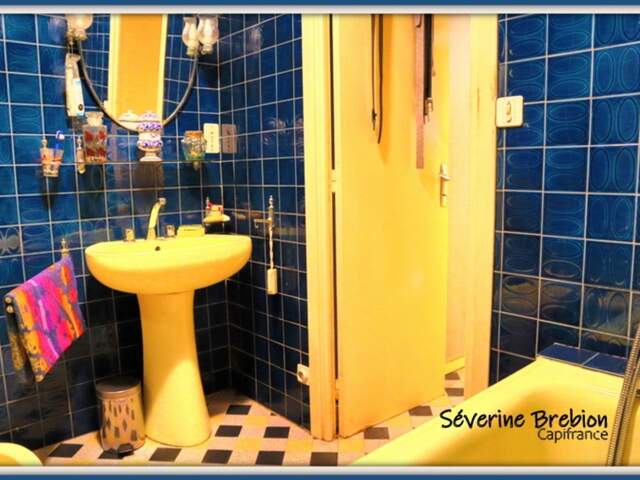 Ensemble immobilier avec une maison, 2 appartements loués, 2 garages, 3 ateliers à Chabreloche — photo du bien