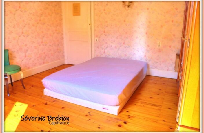 Ensemble immobilier avec une maison, 2 appartements loués, 2 garages, 3 ateliers à Chabreloche — photo 5