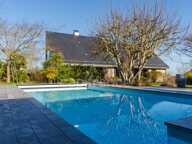 Propriété contemporaine de 228 m² sur un terrain clos de 2989m² avec piscine à 10 minutes de Saumur et 40 m' d'Angers — photo 2