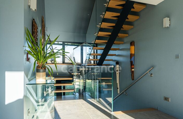 Propriété contemporaine de 228 m² sur un terrain clos de 2989m² avec piscine à 10 minutes de Saumur et 40 m' d'Angers — photo 3