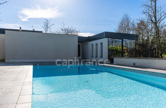 Propriété contemporaine de 228 m² sur un terrain clos de 2989m² avec piscine à 10 minutes de Saumur et 40 m' d'Angers — photo 4