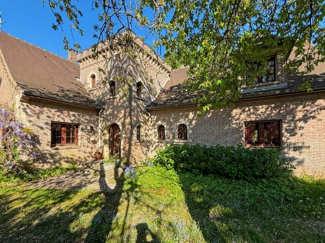 Maison de caractère style manoir – 258 m² – Parc arboré – Allée privative – Fort potentiel — photo du bien