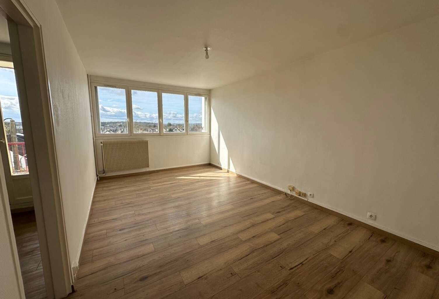Appartement 3 pièces avec balcon et parking LE MANS (72) quartier cité des Pins/ Parc des exposition — photo 1