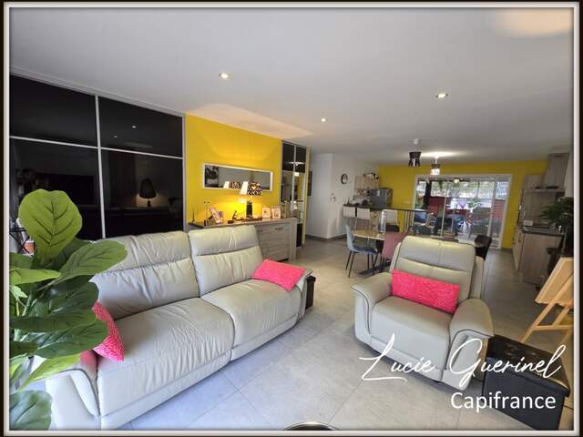 Maison contemporaine à vendre à Châteaubriant (44110) avec 3 chambres, garage et terrasse couverte — photo du bien