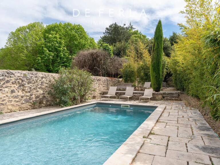 Alleins – Maison de caractère au cœur d’un village provençal authentique — photo 1