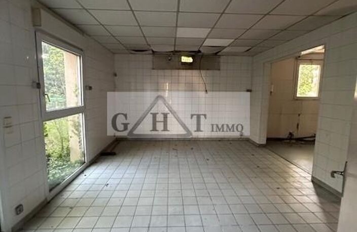 MAROLLES EN BRIE BATIMENT INDEPENDANT DE 850 M² TERRAIN EXPLOITABLE — photo 3
