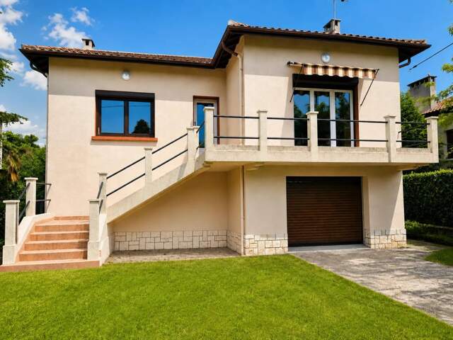 Maison rénovée 4 pièces de 191 m², louée — photo du bien