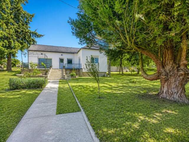 Charmante maison rénovée avec grand jardin à Abilly — photo du bien