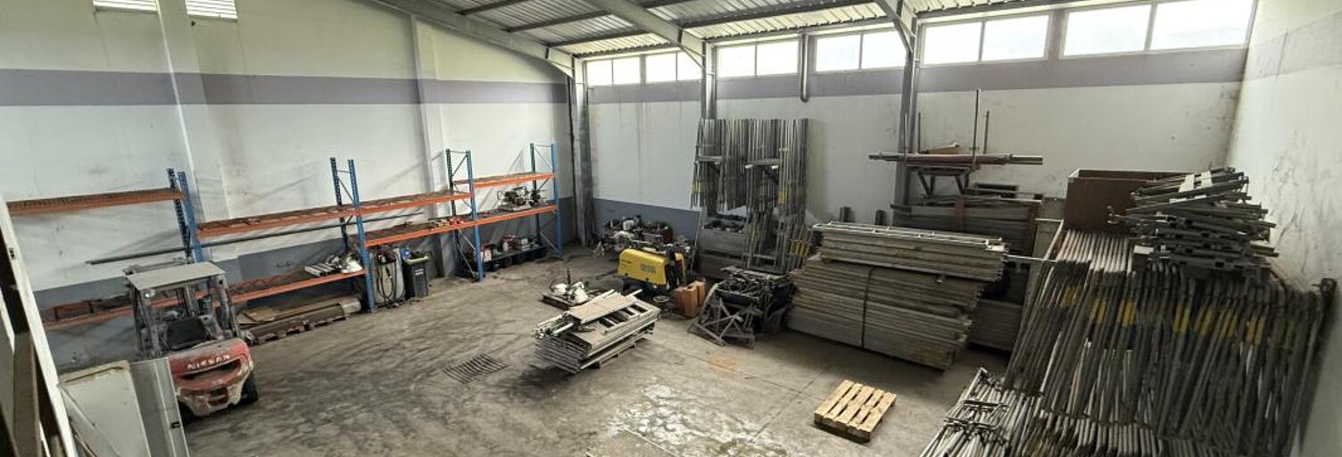 Local industriel  611 m² à louer à Saint-Benoît (97470)