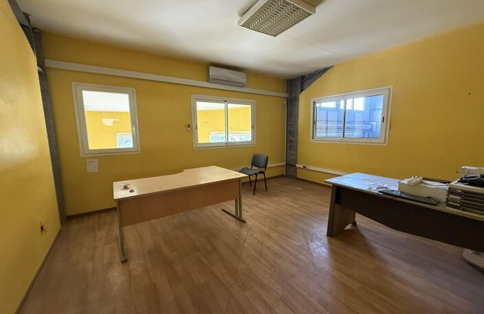 Entrepôt rare de 611 m² – Saint-Benoît — photo 4
