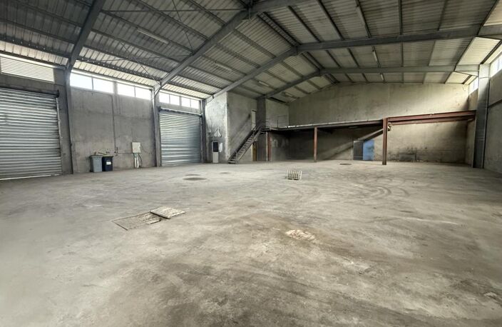 RARE ! Entrepôt de 1404 m² à Saint Benoit — photo 2