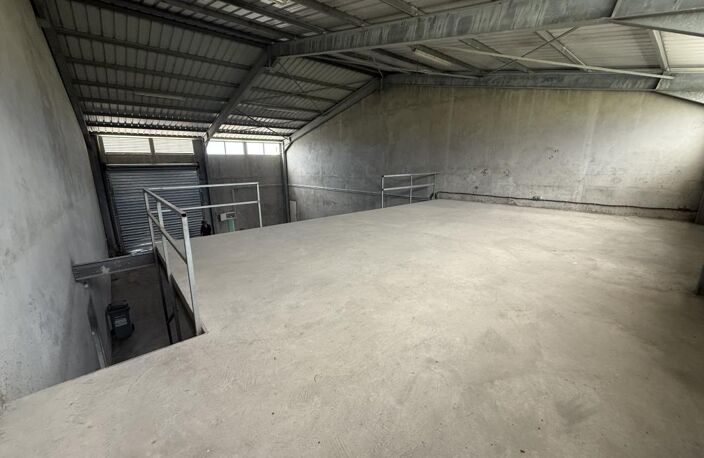RARE ! Entrepôt de 1404 m² à Saint Benoit — photo 4