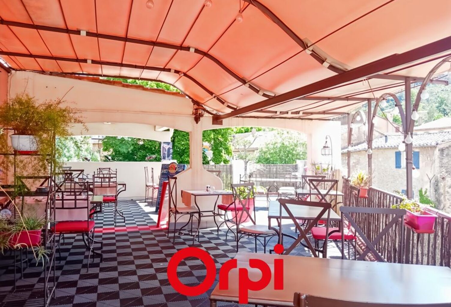RESTAURANT AVEC TERRASSE À BELGENTIER - AU BORD DU GAPEAU - (83) — photo 1