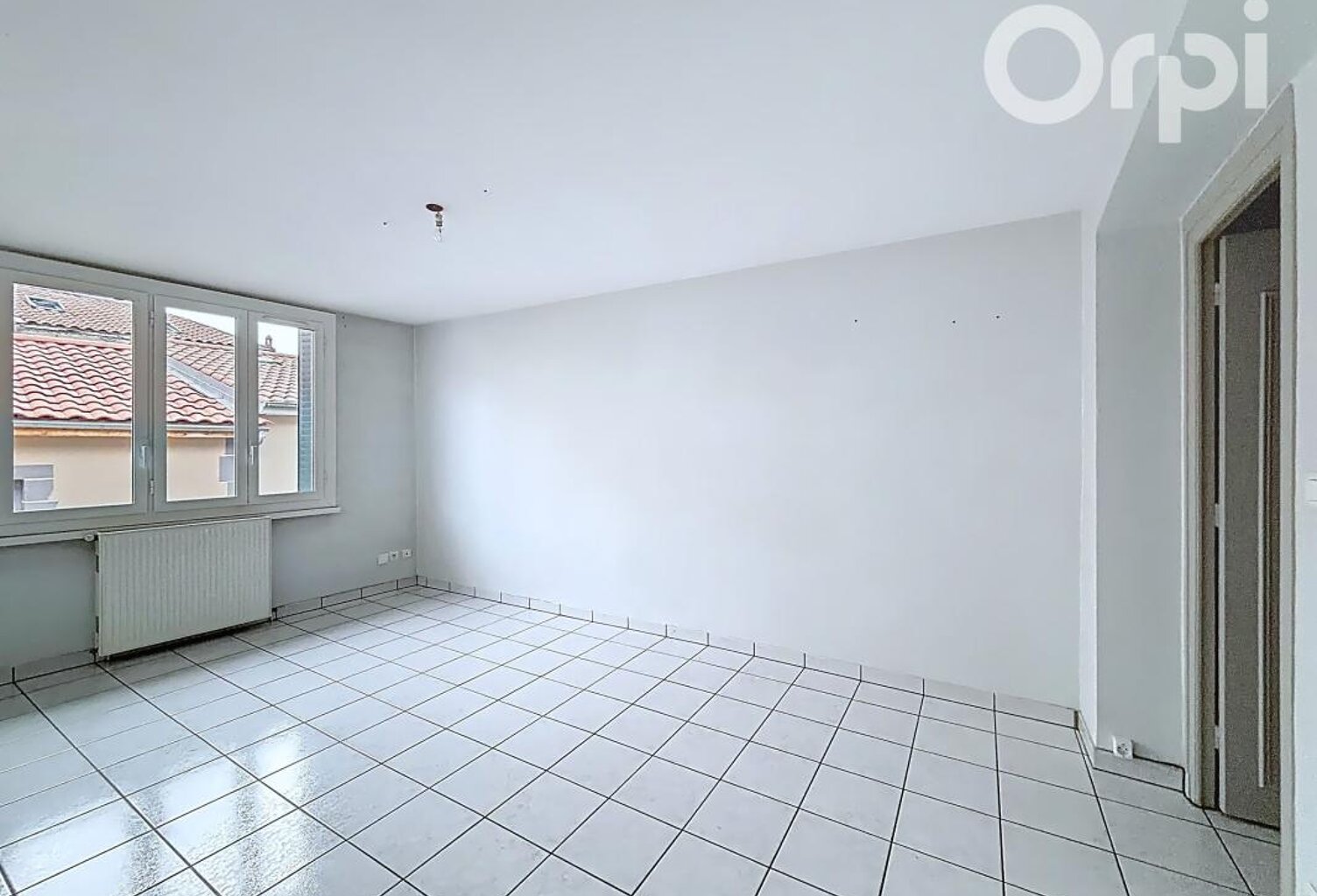 MOZAC centre, Maison 3 chambres, garage et grande cour fermée — photo 1