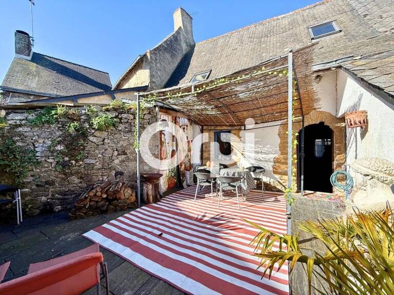 Coup de cœur dans un village de GUÉRANDE ! Cette grande maison qui a plusieurs siècles est aujourd’hui un havre de paix avec son petit patio! — photo 1