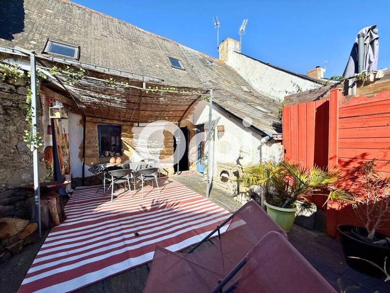 Coup de cœur dans un village de GUÉRANDE ! Cette grande maison qui a plusieurs siècles est aujourd’hui un havre de paix avec son petit patio! — photo 1