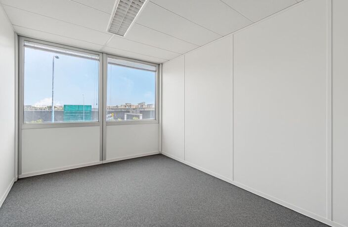 TOULOUSE VAUQUELIN BUREAUX A VENDRE DE 255 M2 AVEC 5 PARKINGS — photo 4