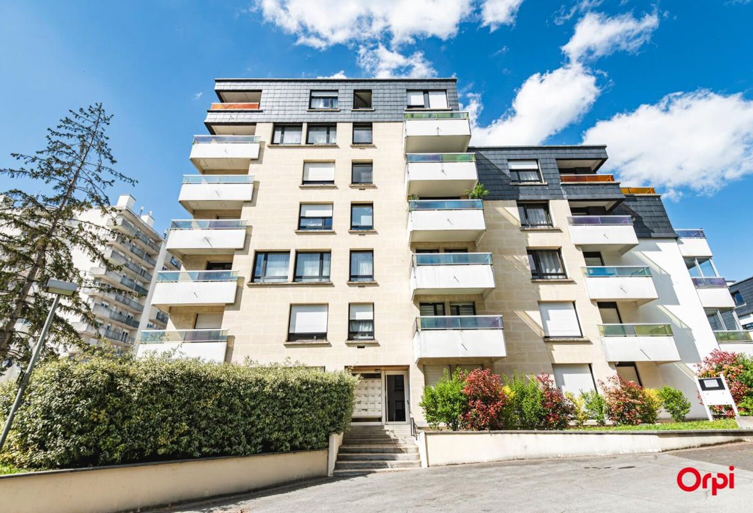 Appartement Balcon - Loggia - Box — photo 1