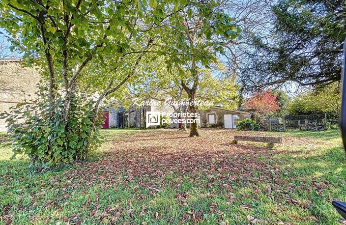 Maison en pierre avec jardin — photo 2