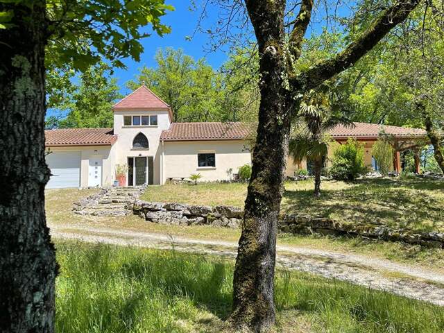 Spacieuse maison avec gîte, grand garage, à distance de marche d'un village dans le Lot — photo du bien