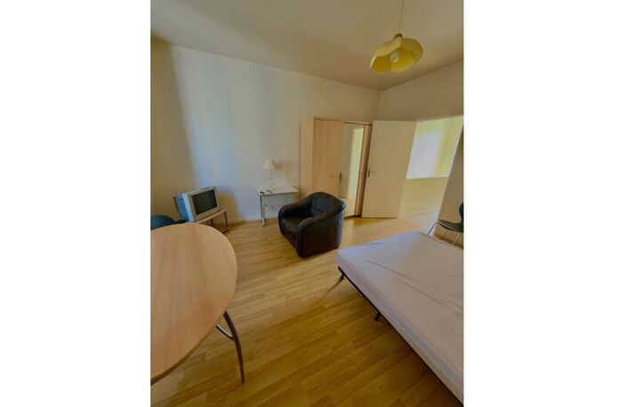 Immeuble plein centre Cosne Cours Sur Loire 550 m2 — photo 5