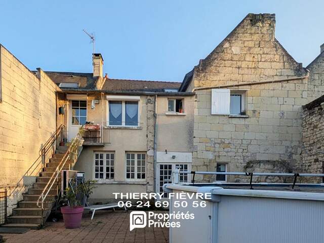 Chouzé Sur Loire 37140  Coeur de village Maison de 139 m2  6 pièces  4 chambres  dépendance jardin — photo du bien