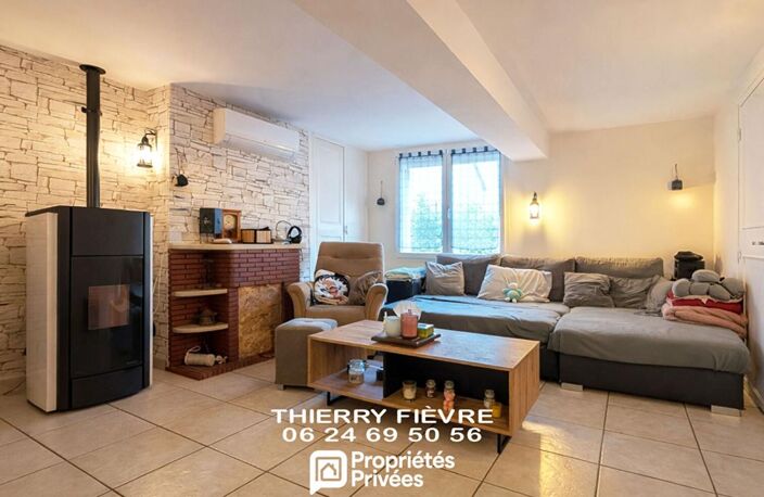 Chouzé Sur Loire 37140  Coeur de village Maison de 139 m2  6 pièces  4 chambres  dépendance jardin — photo 2