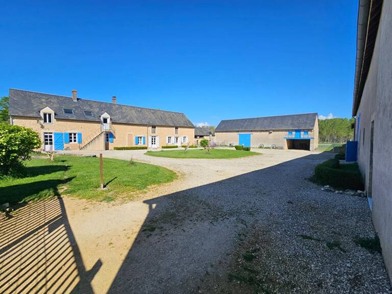 Ancienne FERME en excellent état, à Moulins-sur-Yèvre — photo 1