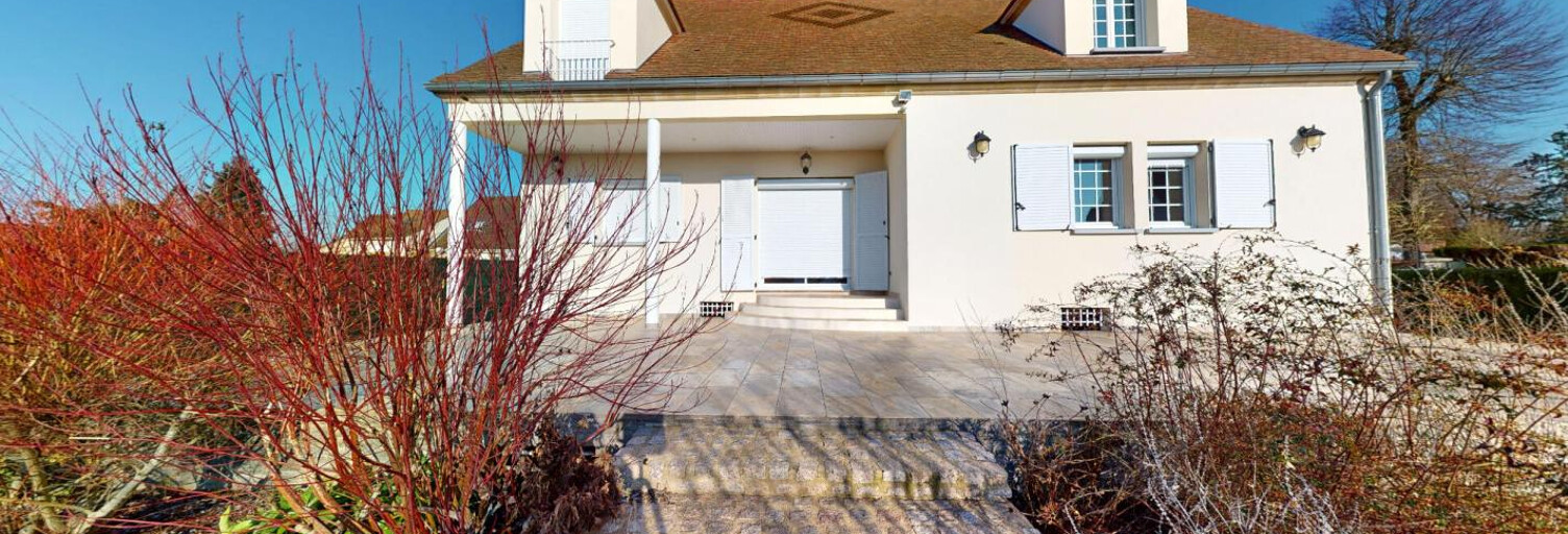 Maison 8 Pièces 284 m² à vendre à Rozay-en-Brie (77540)