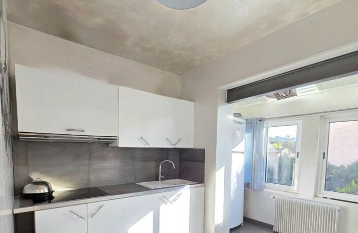 MAISON Possibilité 2 Familles à Plan de Cuques — photo 4