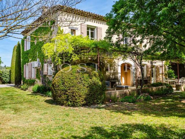 Carpentras - Jolie bastide de plus de 270 m² avec jardin arboré — photo du bien