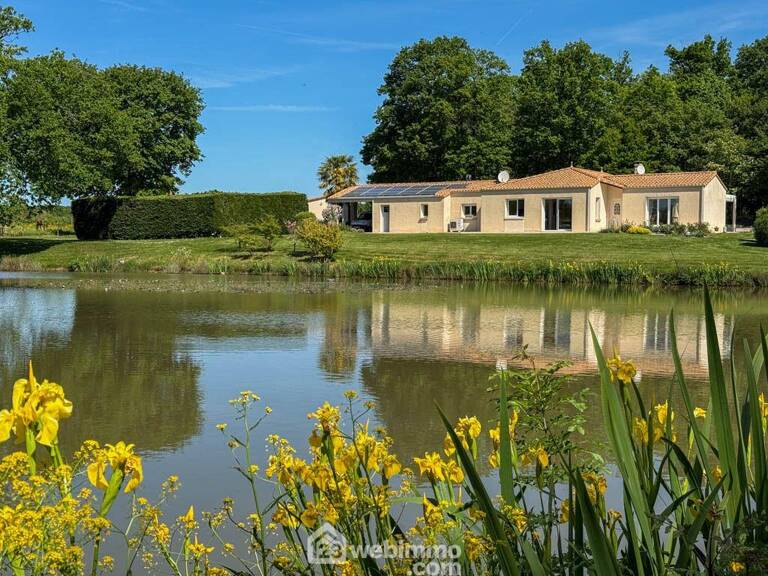 Maison - 132m² - Saint-Prouant — photo 1