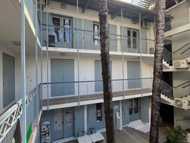 Bureaux en RDC de 42 m2 centre ville Saint Denis — photo du bien