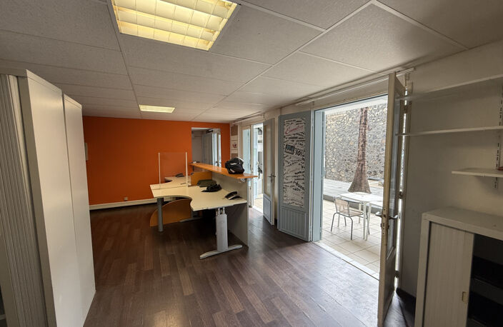 Bureaux en RDC de 42 m2 centre ville Saint Denis — photo 2