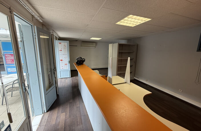 Bureaux en RDC de 42 m2 centre ville Saint Denis — photo 3