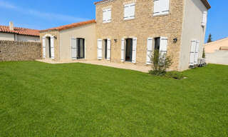 Maison 5 Pièces 146 m² à louer à Robion (84440)