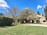 EXCLUSIVITÉ - Ancien Mas en 'L' à vendre sur les hauteurs de La Garde Adhémar, piscine — photo 4