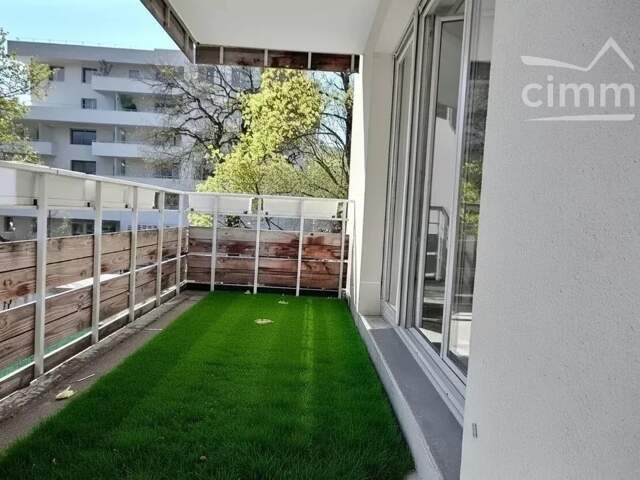 APPARTEMENT MEYLAN T4 + GARAGE + PARKING PRIVE — photo du bien