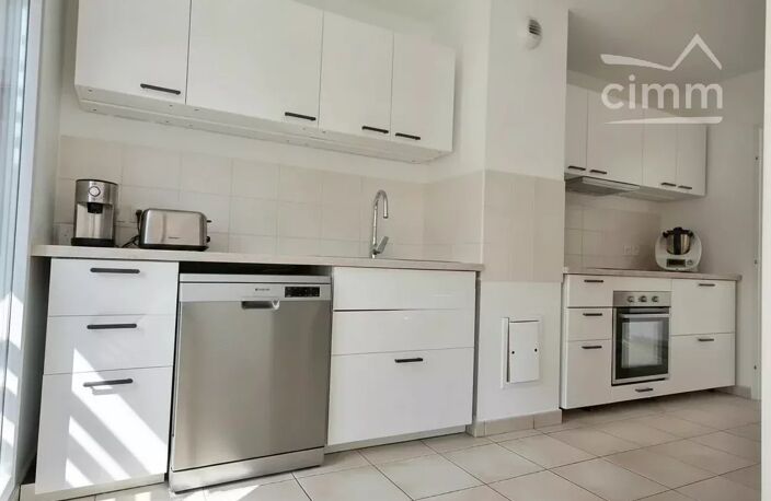 APPARTEMENT MEYLAN T4 + GARAGE + PARKING PRIVE — photo 2