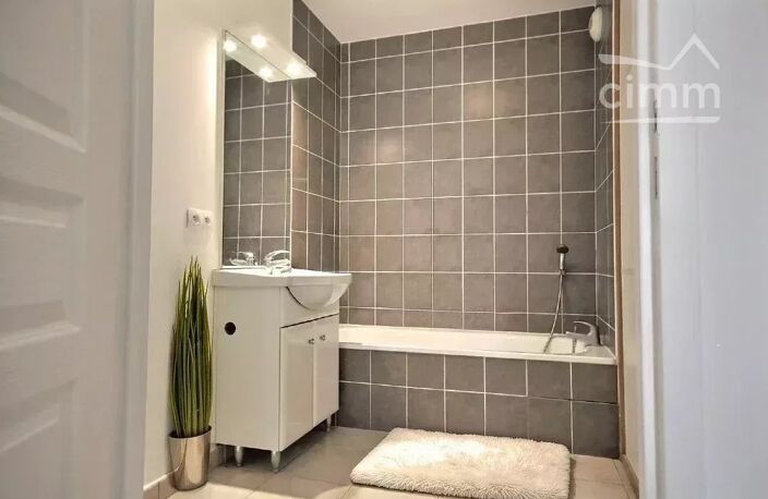 APPARTEMENT MEYLAN T4 + GARAGE + PARKING PRIVE — photo 5