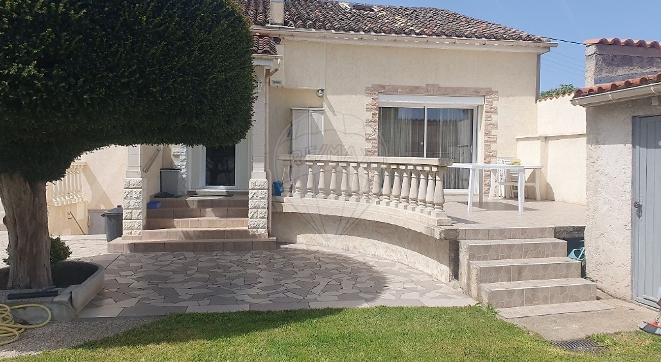 Villa / Maison  T5 à vendre Gond-Pontouvre 16160