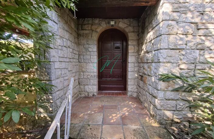ROQUEFORT-LES-PINS : fort potentiel — photo 2