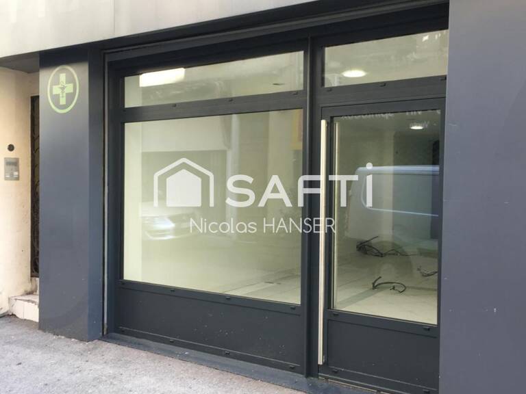 ALÈS HYPER-CENTRE  LOCAL COMMERCIAL 82 m²  4 M DE VITRINE  RÉNOVÉ — photo 1