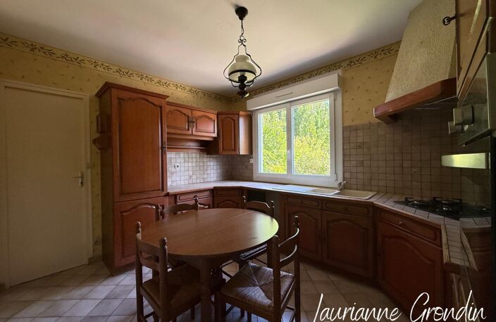 Pavillon sur sous sol SAINT JEAN D'ANGÉLY - CENTRE — photo 2