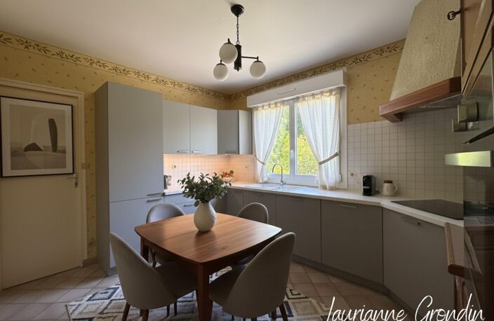 Pavillon sur sous sol SAINT JEAN D'ANGÉLY - CENTRE — photo 3