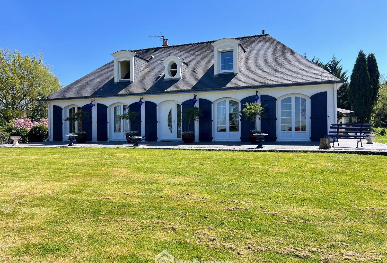 Maison - 221m² - Brissac Loire Aubance — photo 1