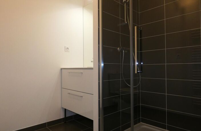 Appartement de 42 m² situé dans un quartier prisé de Vitré, ascenseur, balcon — photo 5