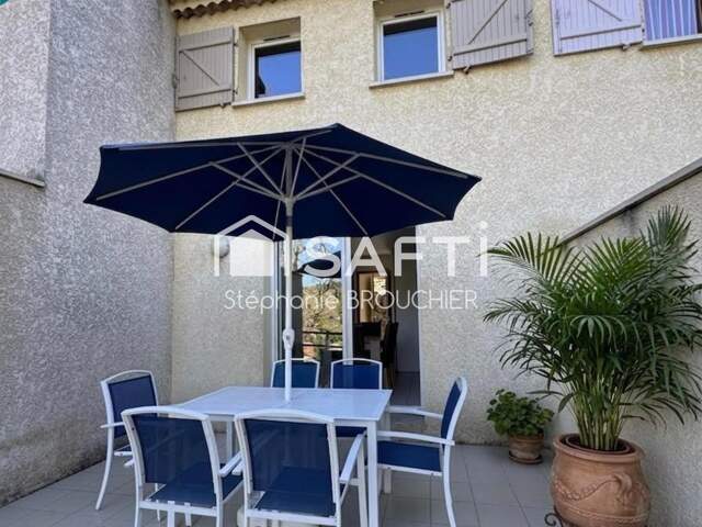 Maison dans copropriété avec piscine — photo du bien