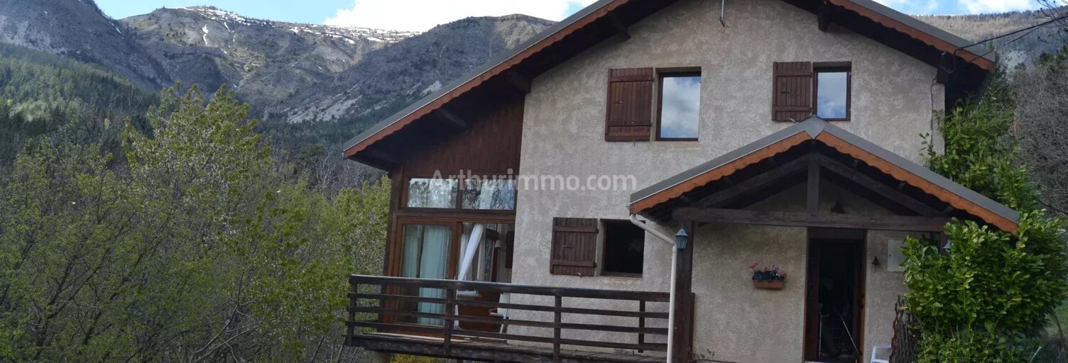 Maison 5 Pièces 142 m² à vendre à Beauvezer (04370)